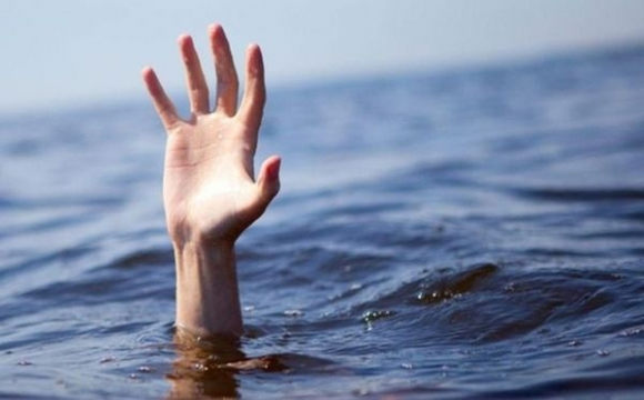 «Була в стані шоку»: 16-річна дівчина ледь не потонула у річці Стир. ВІДЕО