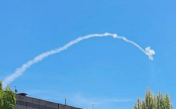 Над Одесою ППО збили російську ракету: ймовірною ціллю був аеропорт. ФОТО