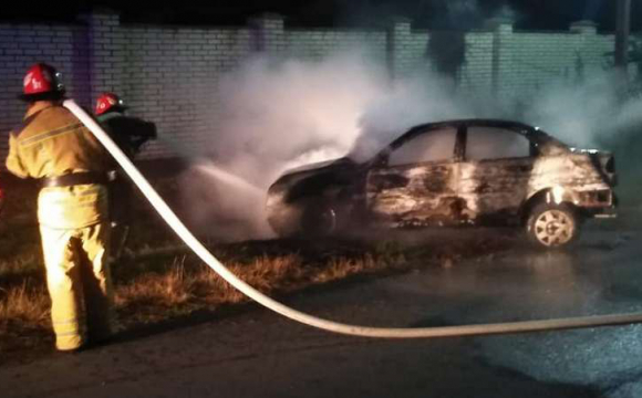 На Волині загорівся легковий автомобіль