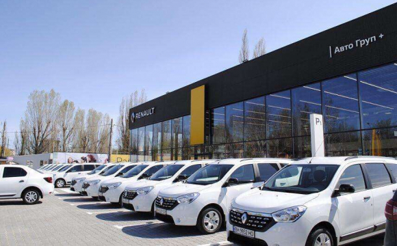 Французький автовиробник Renault відмовляється йти з Росії