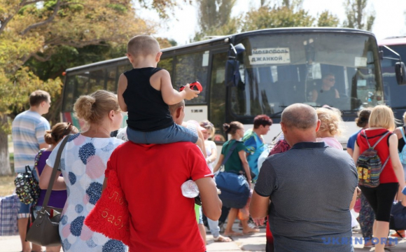Українців закликають евакуюватися: кого стосується