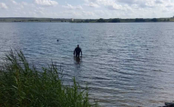 У селі з озера дістали тіло 21-річного хлопця, який втопився ще минулого місяця
