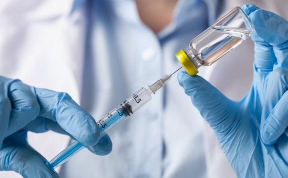 Кому можуть відмовити у вакцинації від коронавірусу