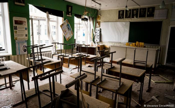 Окупанти заставляють українських вчителів викладати за російською шкільною програмою