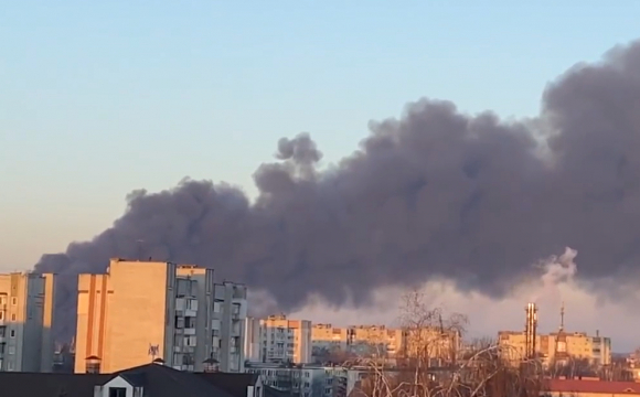 Кілька ракет вдарили по авіаремонтному заводу у Львові: наразі жертв немає