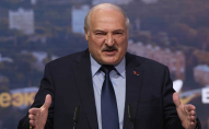 Лукашенко заявив, що сусідні країни «підкидають тіла» на територію Білорусі