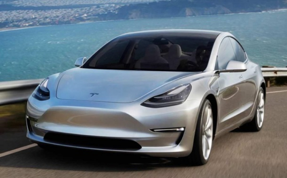 Tesla планує випускати новий бюджетний електромобіль до 2022 року