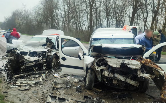 У селі зіткнулись два авто: загинув 22 річний хлопець. ФОТО