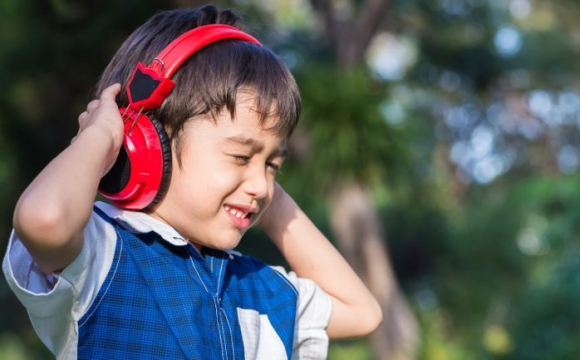 Як не втратити слух, та наскільки шкідливі навушники
