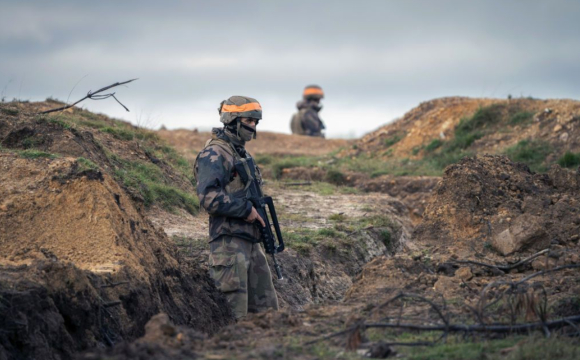 Армія рф намагається закинути у тил українських захисників невеликі десантні групи