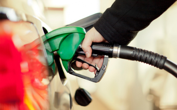АЗС підняли ціни на бензин та дизель