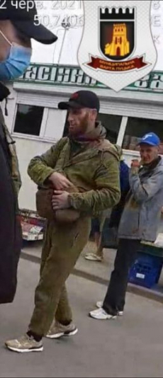Конфлікт у Луцьку: муніципалам забризкали обличчя сльозогінним газом. ФОТО