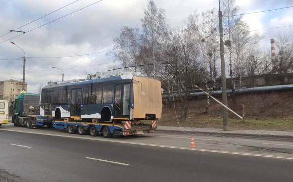 У Луцьку обірвали тролейбусну лінію. ФОТО
