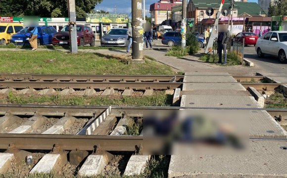На залізничній станції потяг збив на смерть неповнолітнього хлопчика. ФОТО