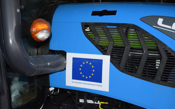 Волинські прикордонники «розсікатимуть» на новенькому тракторі за 50 тисяч євро