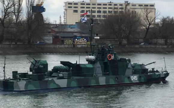 15 військових кораблів РФ йдуть у Чорне море. ВІДЕО