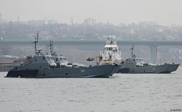 Росія перекидає у Чорне море бойові кораблі