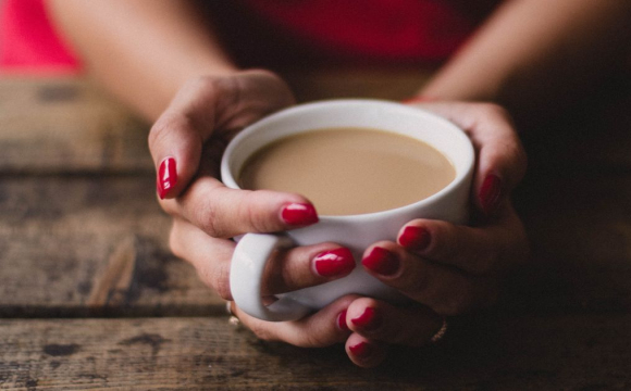 Як вживання кави впливає на розмір жіночих грудей