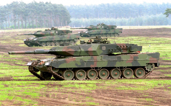Чому Німеччина не хоче постачати Україні танки