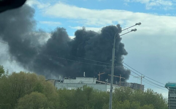 У рф спалахнула потужна пожежа поблизу академії ФСБ. ВІДЕО