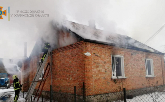 У Луцькому районі під час пожежі постраждала 34-річна жінка. ФОТО