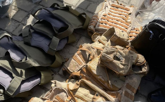 В Луцьку жінка продавала бронежилети з гуманітарної допомоги