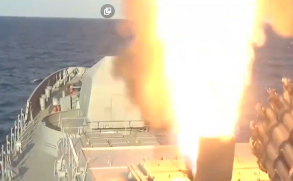Міноборони росії показало відео запуску чотирьох крилатих ракет по Україні. ВІДЕО