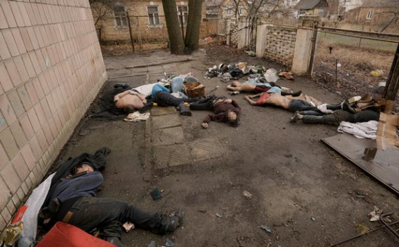 Російські вбивці замітають сліди: у Маріуполі запрацювали мобільні крематорії