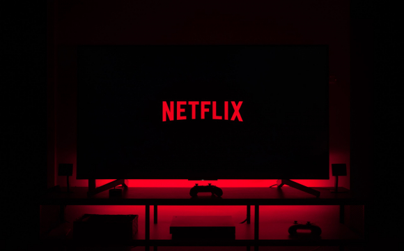 Netflix перестав писати "на Украине" на прохання киянина