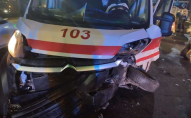 П'яний водій зіштовхнувся з каретою швидкої допомоги: постраждали медики. ФОТО