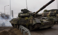 У бік Херсону росіяни відправляють колони військової техніки