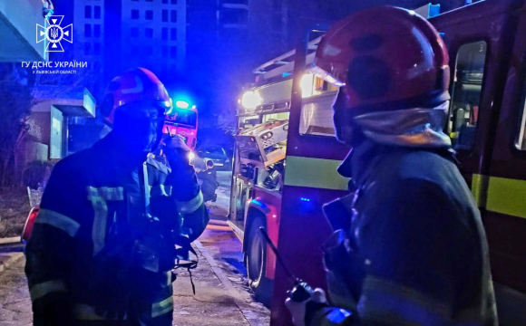 У Львові велика пожежа в багатоповерхівці: евакуювали 46 людей