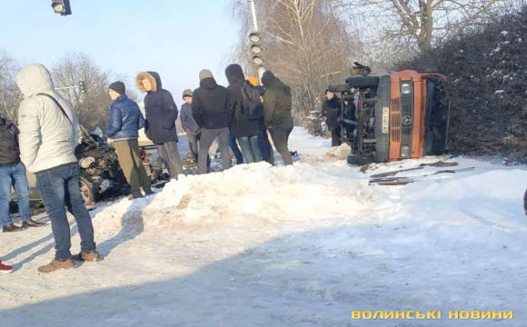 У Рованцях трапилась ДТП за участі буса та легковика. ФОТО