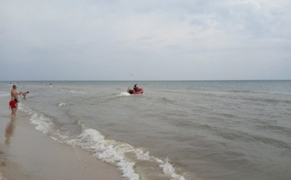 Тіло чоловіка, якого з сином на матраці віднесло у море, знайшли аж у Криму