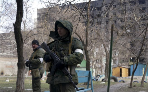 Росіяни перекривають дороги в українських селах: що сталось