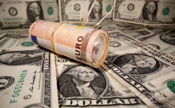 Курс долара в Україні: скільки коштує валюта сьогодні