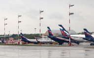 Над двома московськими аеропортами терміново закрили небо: що сталося