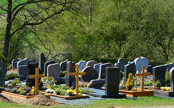 Чоловік самовільно облаштував кладовище на території садово-городнього кооперативу