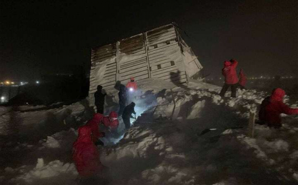Лавина зійшла на туристів: під снігом декілька будинків