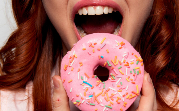Як їсти солодке та не товстіти: лайфхаки від дієтолога