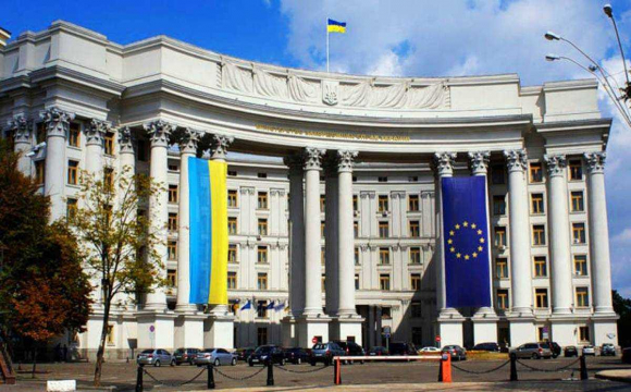 У МЗС подякували 13 державам, що закликали Єврокомісію допомогти Україні з вакцинами