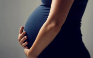 37-річна жінка тиждень носила мертву дитину через відмову медиків робити аборт