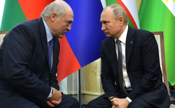 Путін під час зустрічі з Лукашенко зробив кілька символічних жестів