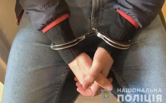 Вимагали гроші в геїв: в Одесі поліцейський займався шантажем