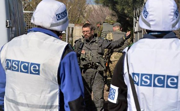 Бойовики на Донбасі захопили у полон спостерігачів ОБСЄ: вимагають звільнення свого найманця