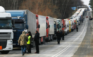 На кордоні польські протестувальники ображають та принижують українських водіїв 
