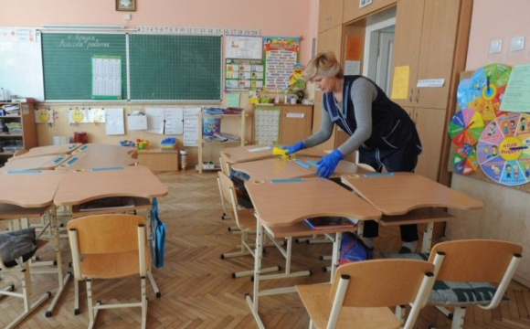 Через масові російські обстріли всі школи України переходять на дистанційне навчання до п'ятниці
