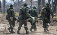 Росіяни заживо закопують своїх поранених військових
