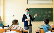 В Україні просять відкласти відсторонення від роботи невакцинованих вчителів