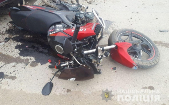 На Волині мотоцикліст збив пішохода: обоє у лікарні